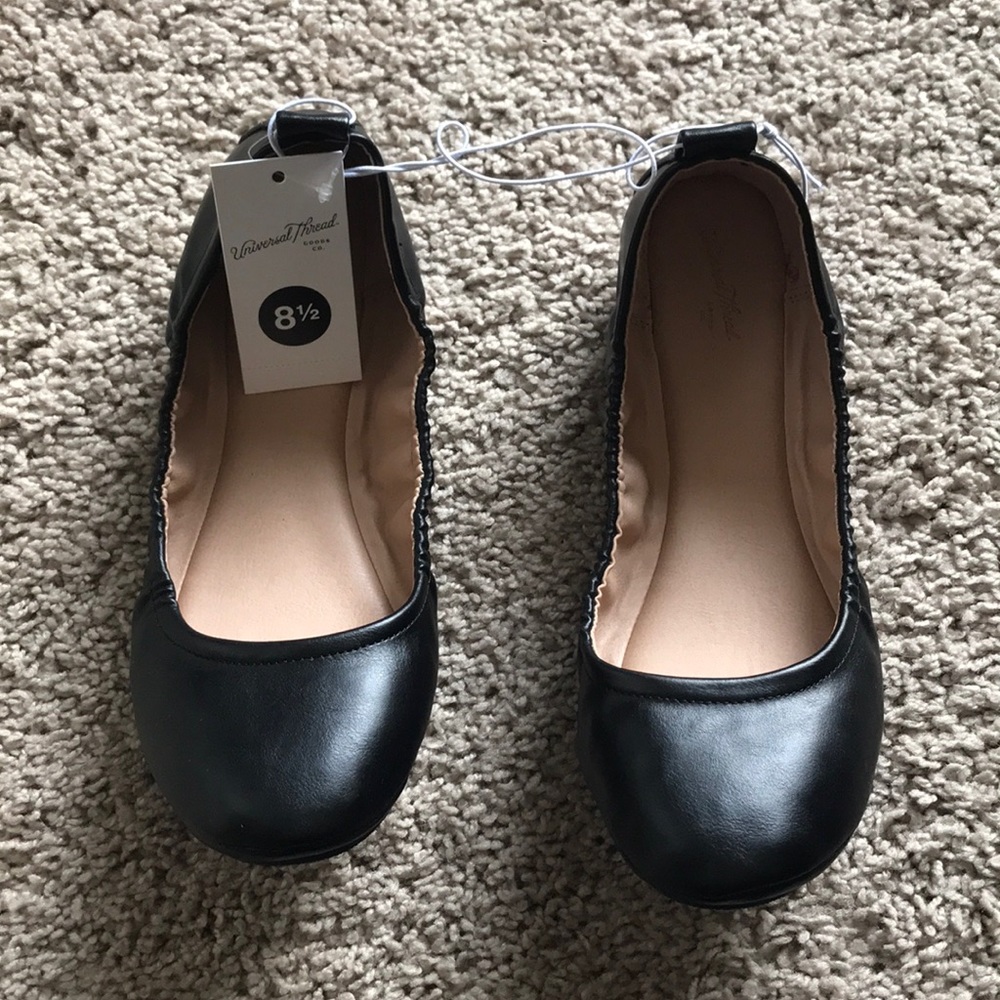 Universal Thread Black Flats